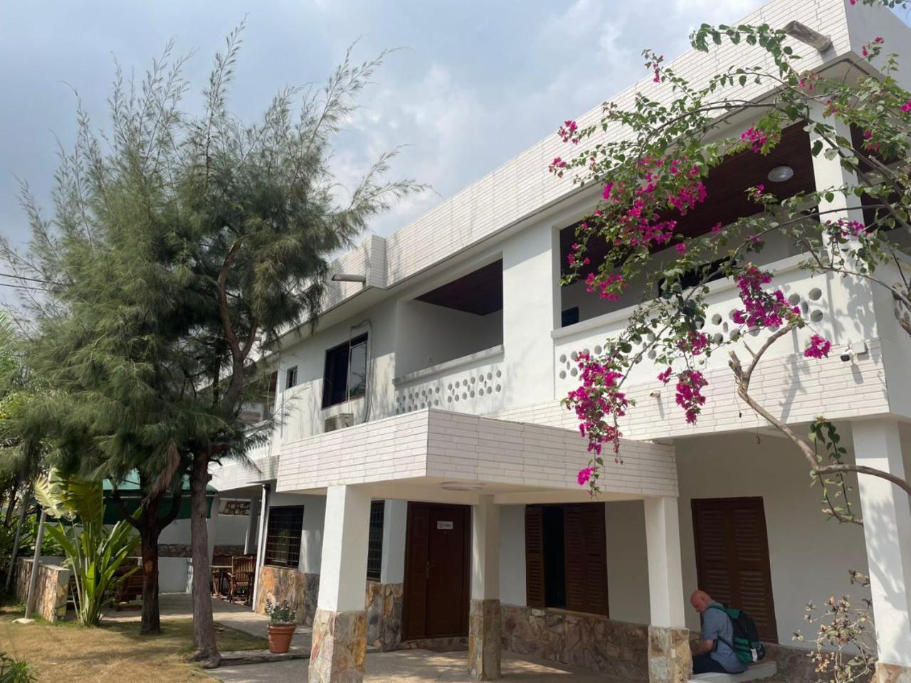 Omanye Lodge Accra Exterior photo